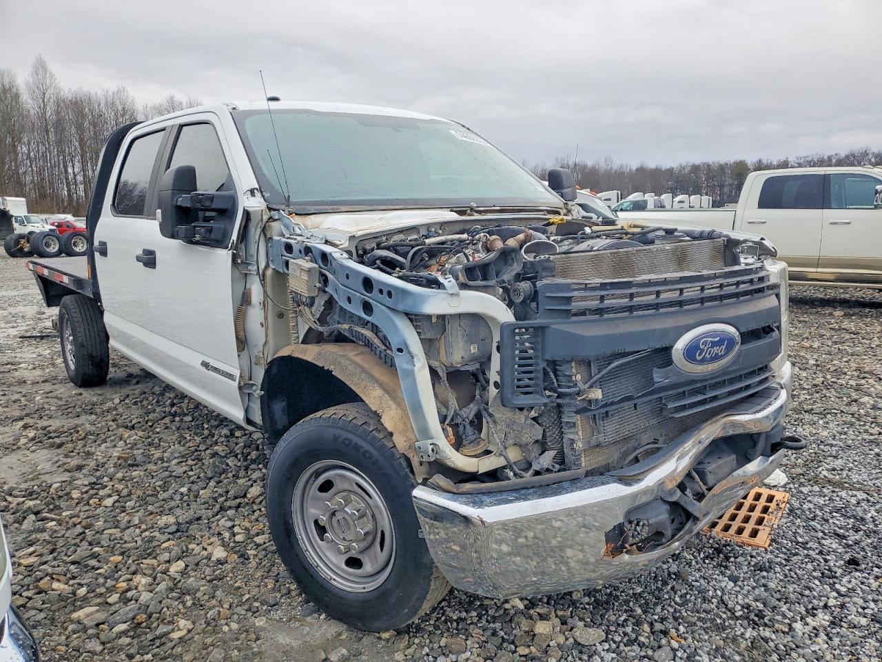 2019 Ford F250 Super Duty Flatbed Truck - Image 4