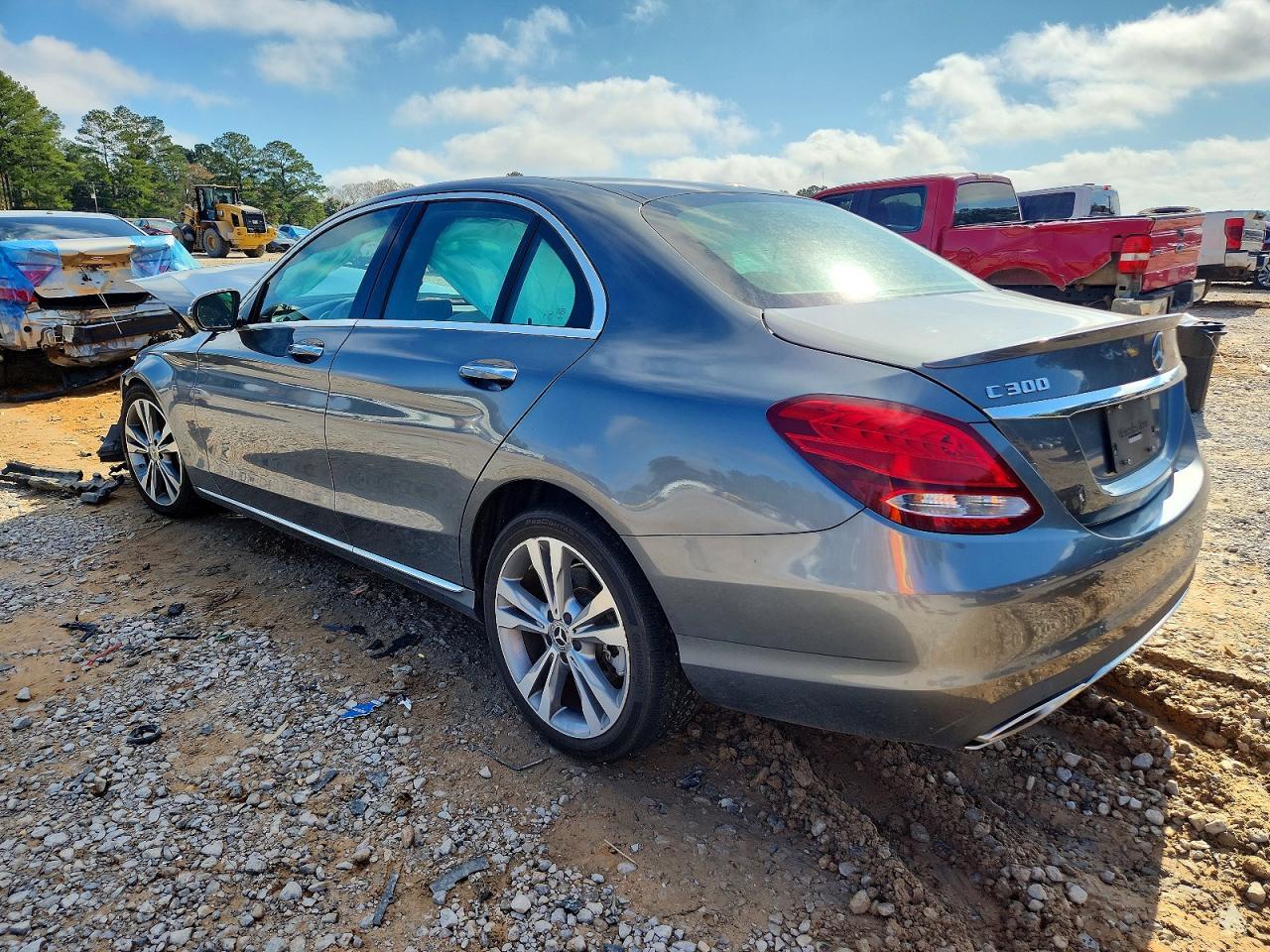 2017 Mercedes-Benz C 300 - Фото 2