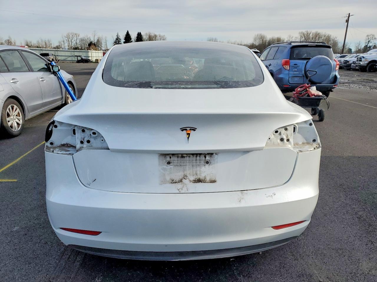 2023 Tesla Model 3 - Image 6