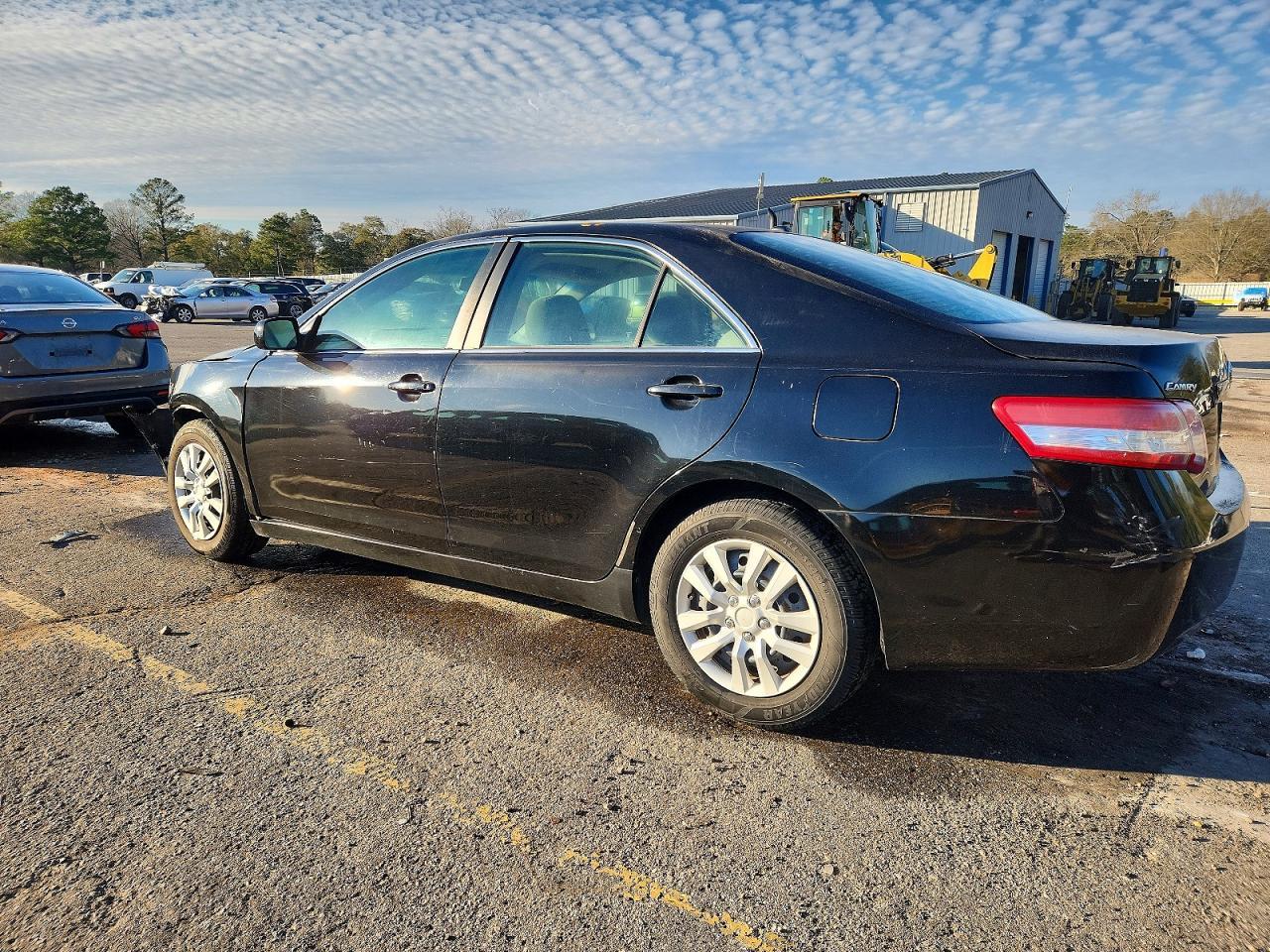 2010 Toyota Camry Base - Фото 2