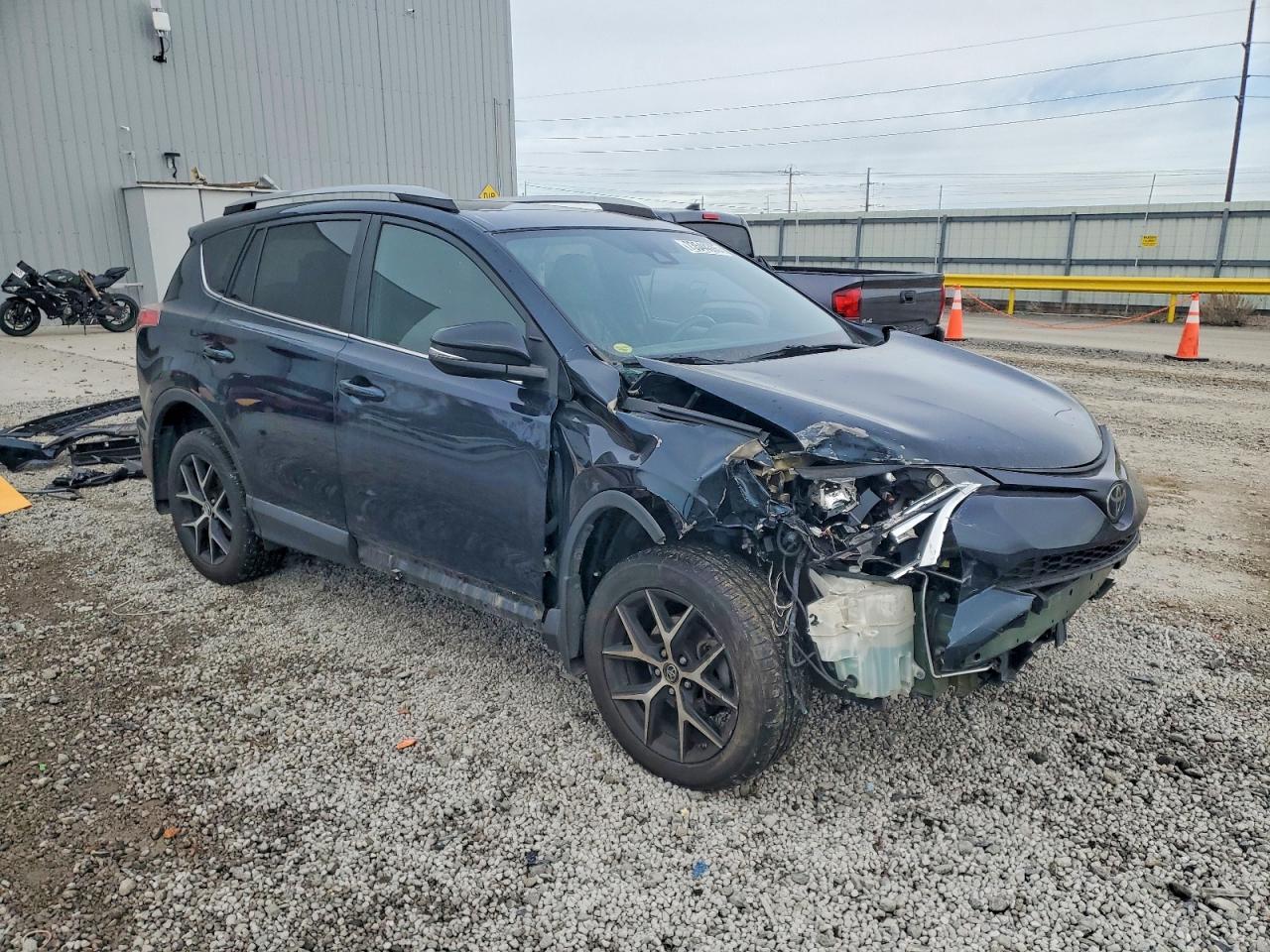 2017 Toyota Rav4 Se - Фото 4