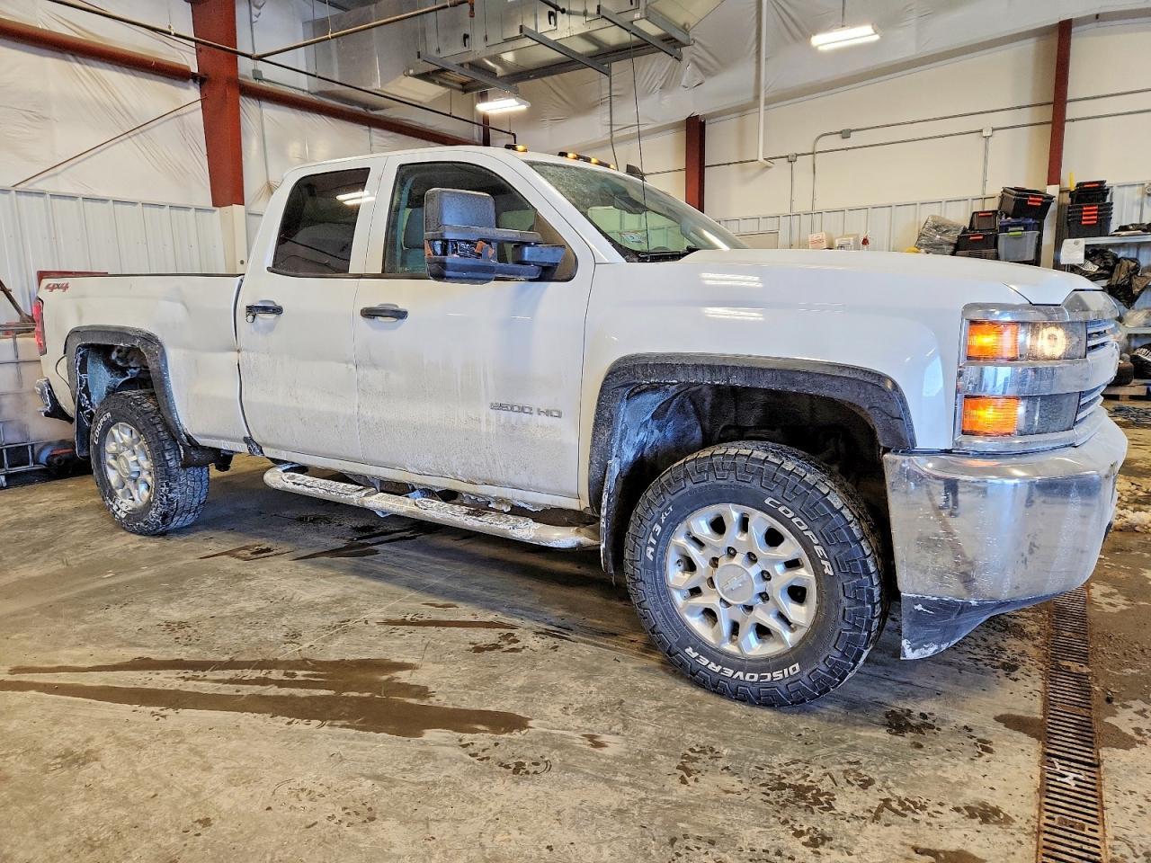 2017 Chevrolet Silverado K2500 Heavy Duty - Image 4
