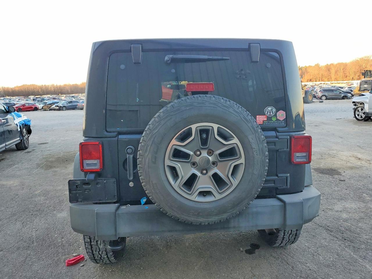 2014 Jeep Wrangler Unlimited Rubicon - Image 6