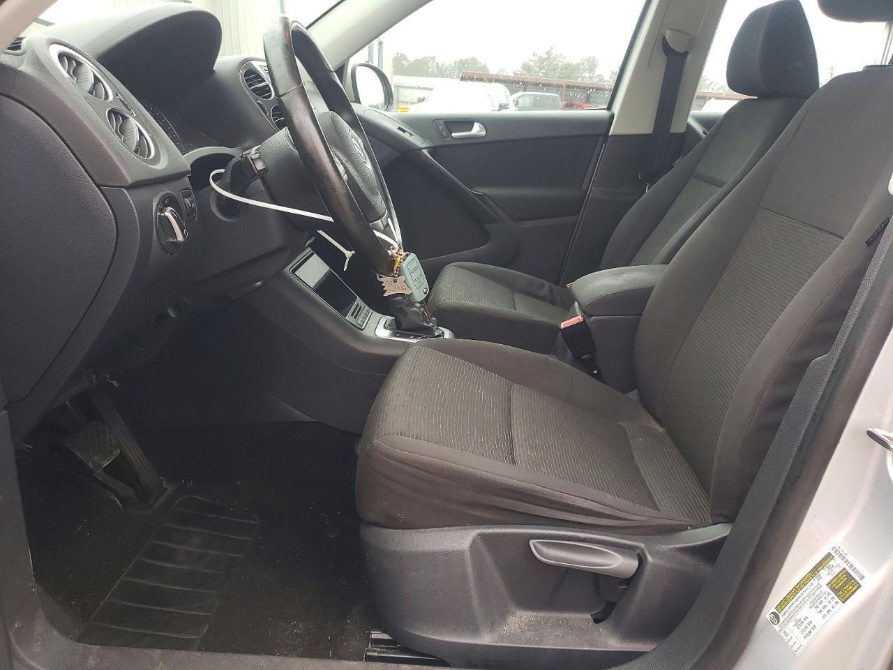 2015 Volkswagen Tiguan S - Image 7