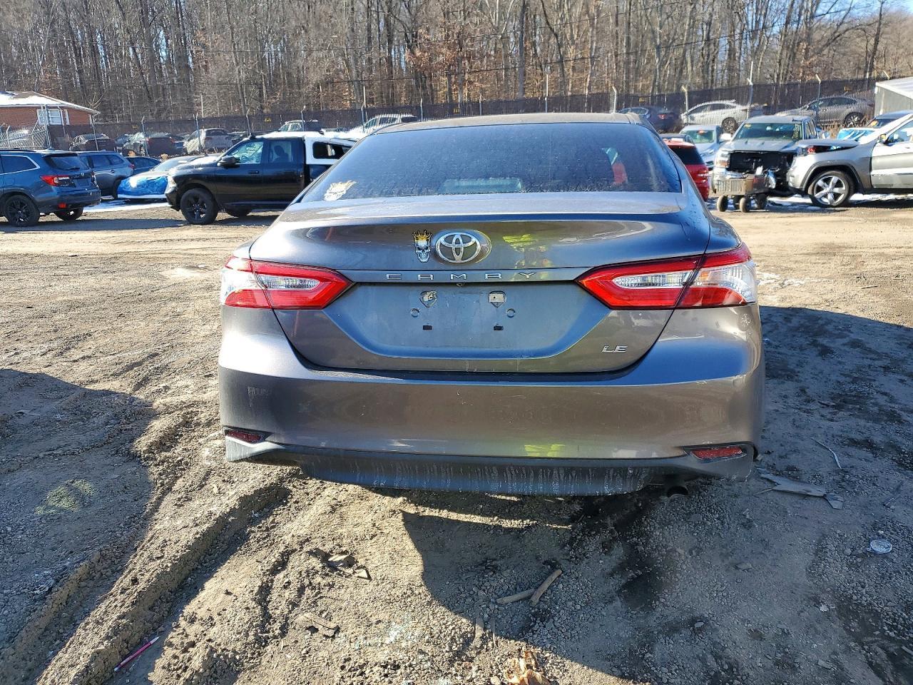2018 Toyota Camry Le - Image 6