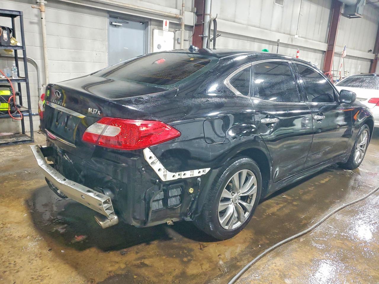 2013 Infiniti M37 X - Фото 3