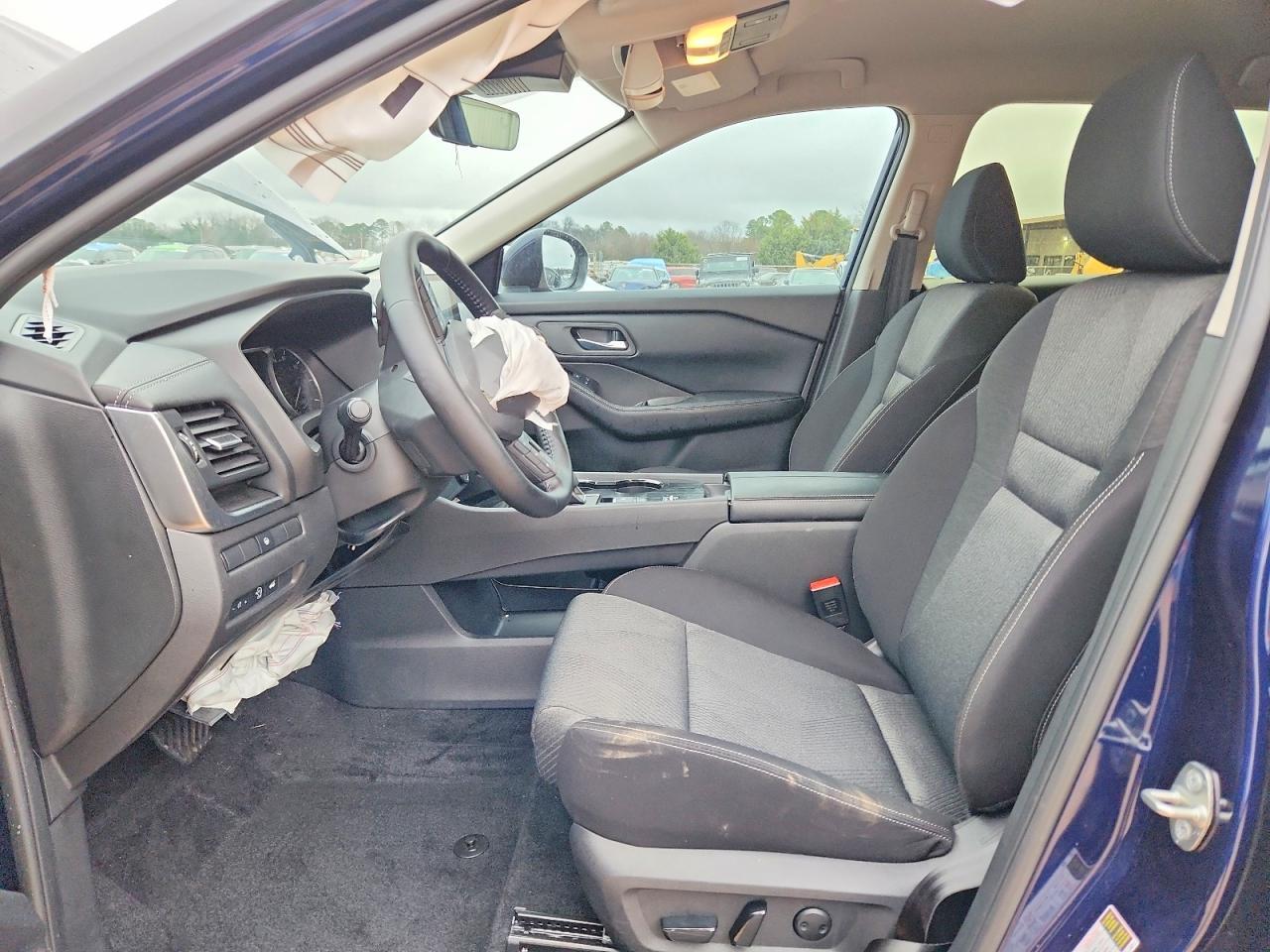 2025 Nissan Rogue Sv - Image 7