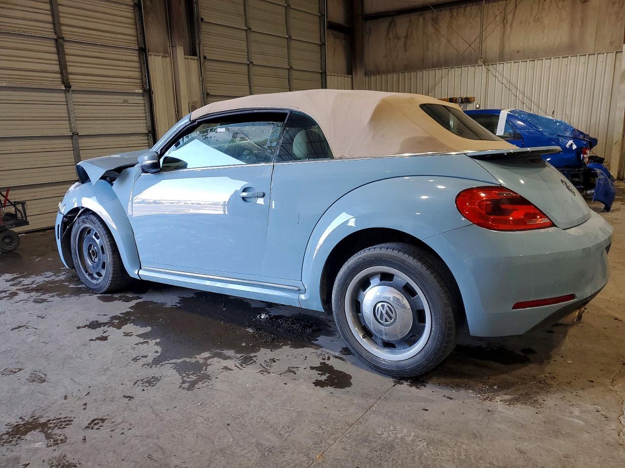 2013 Volkswagen Beetle - Фото 2