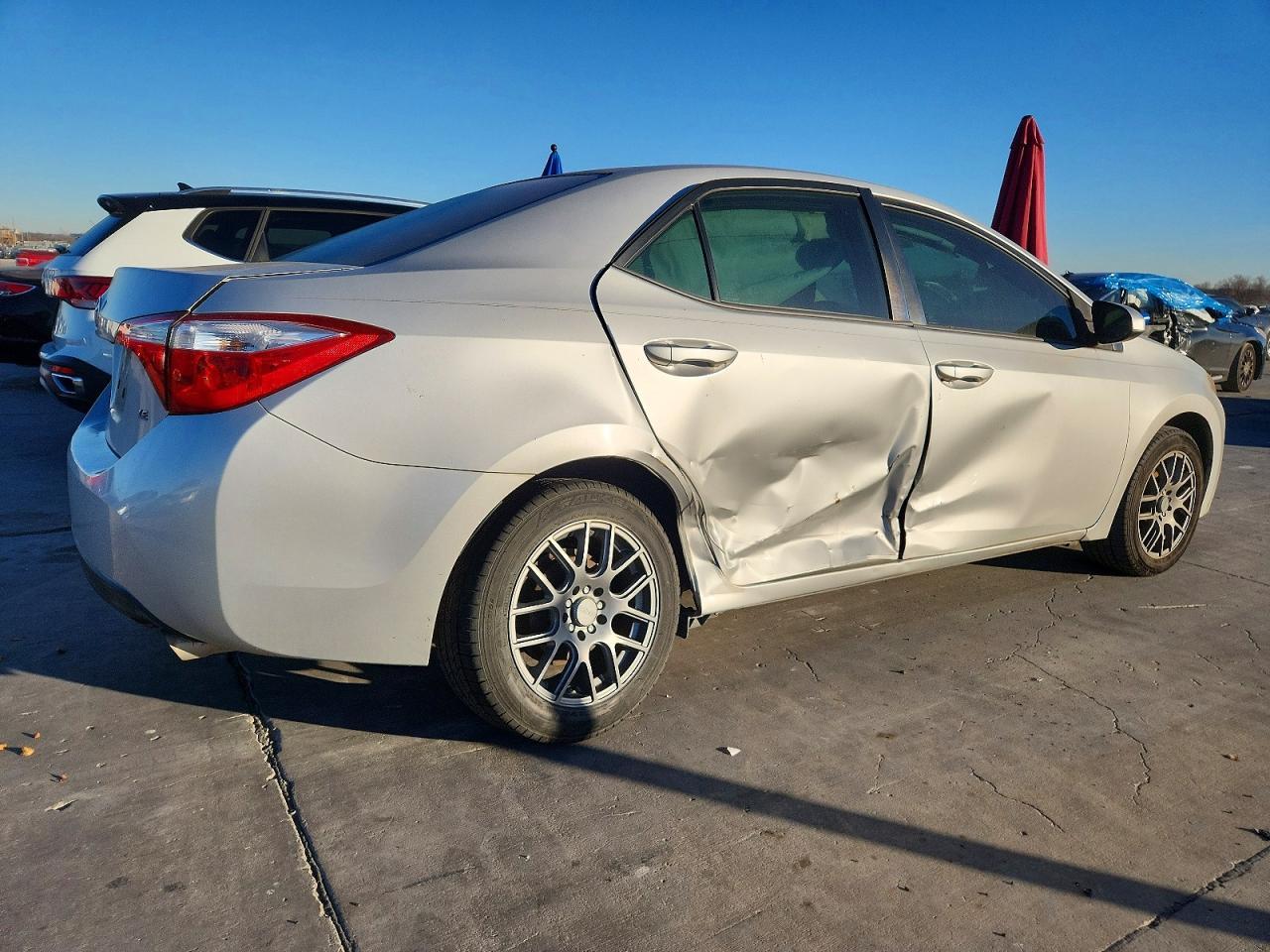 2015 Toyota Corolla Le - Фото 3