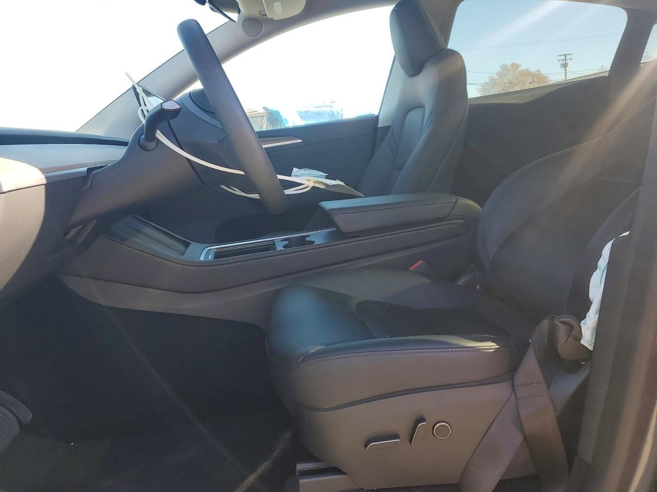 2023 Tesla Model Y - Фото 7