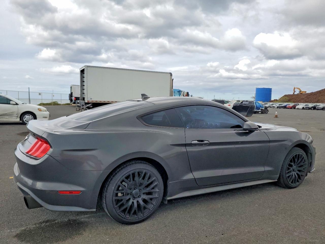 2020 Ford Mustang - Фото 3