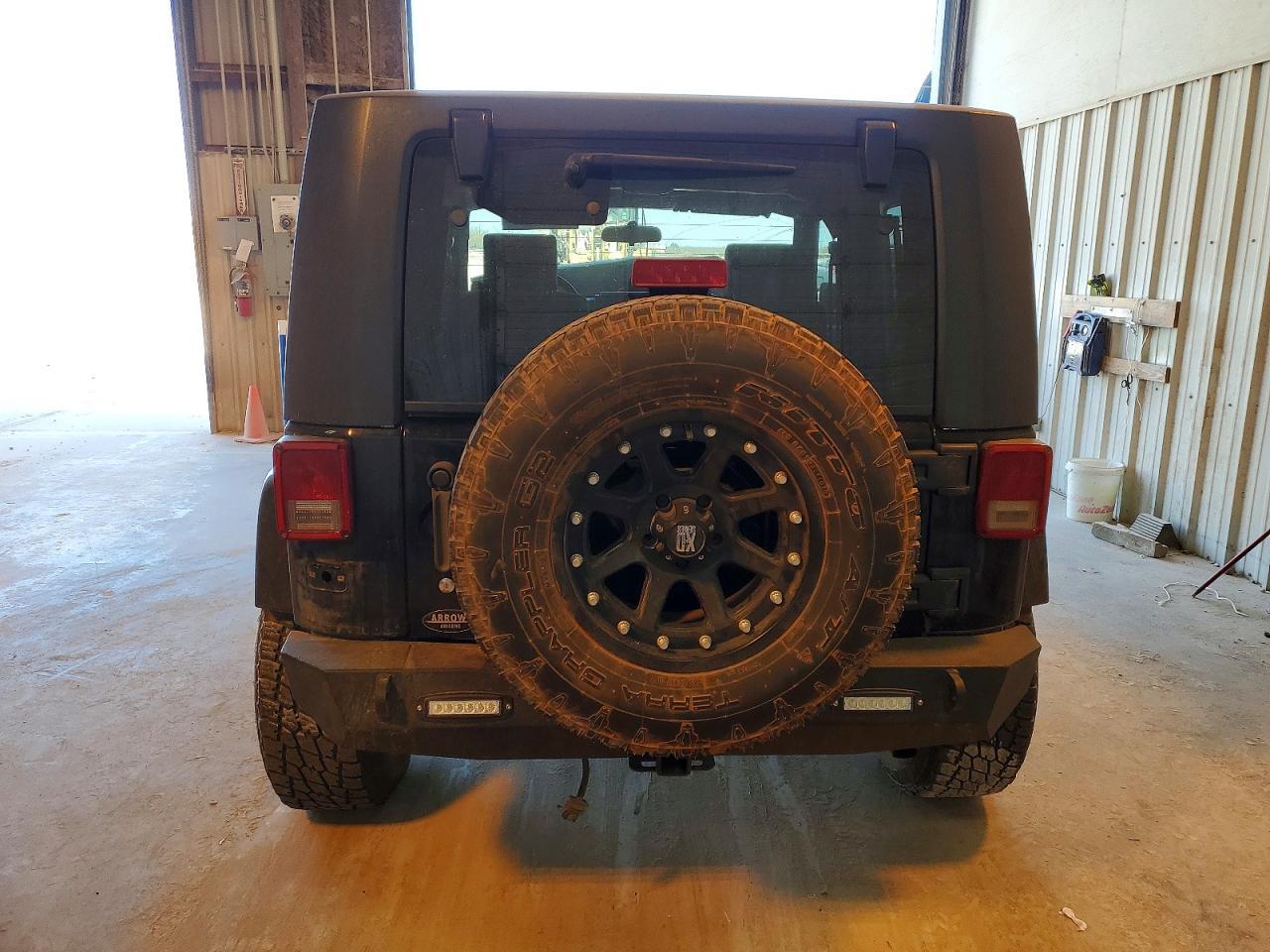 2008 Jeep Wrangler Sahara - Image 6