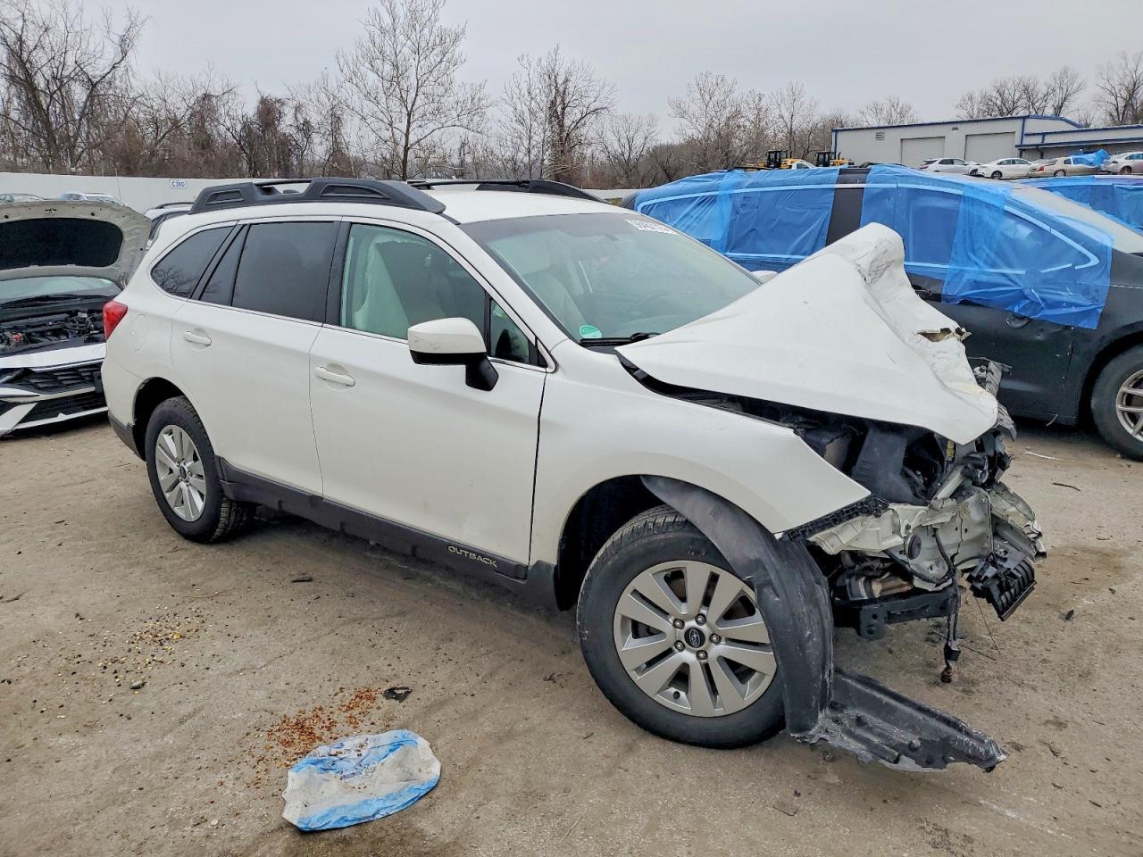 2017 Subaru Outback 2.5I Premium - Image 4