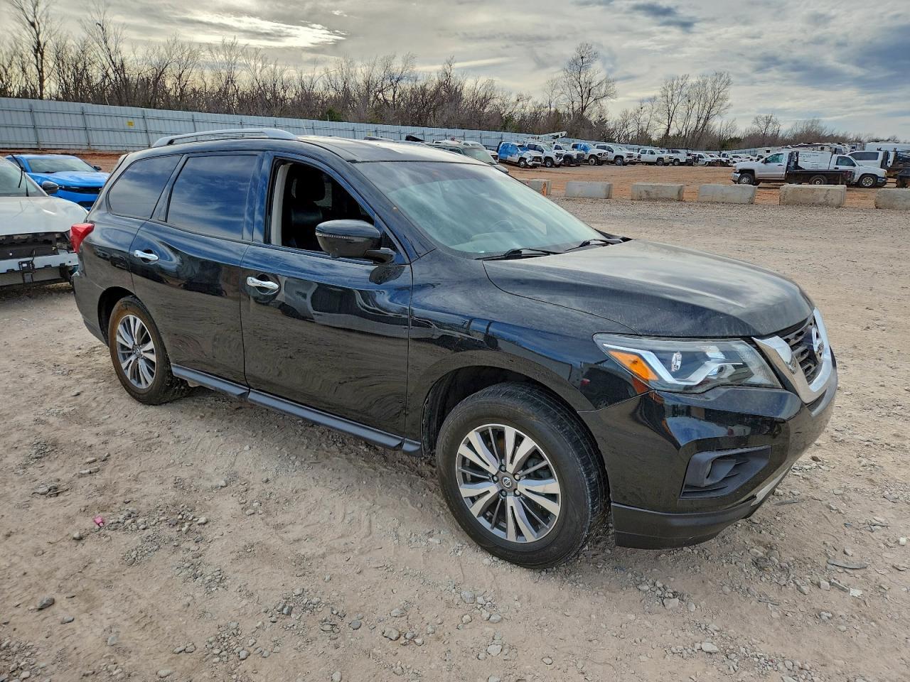 2019 Nissan Pathfinder S - Image 4