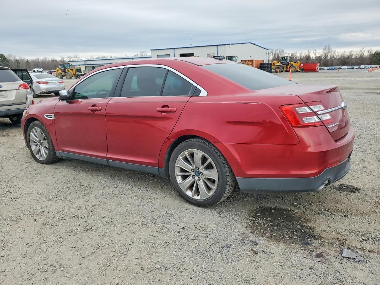 2014 Ford Taurus Limited - Image 2