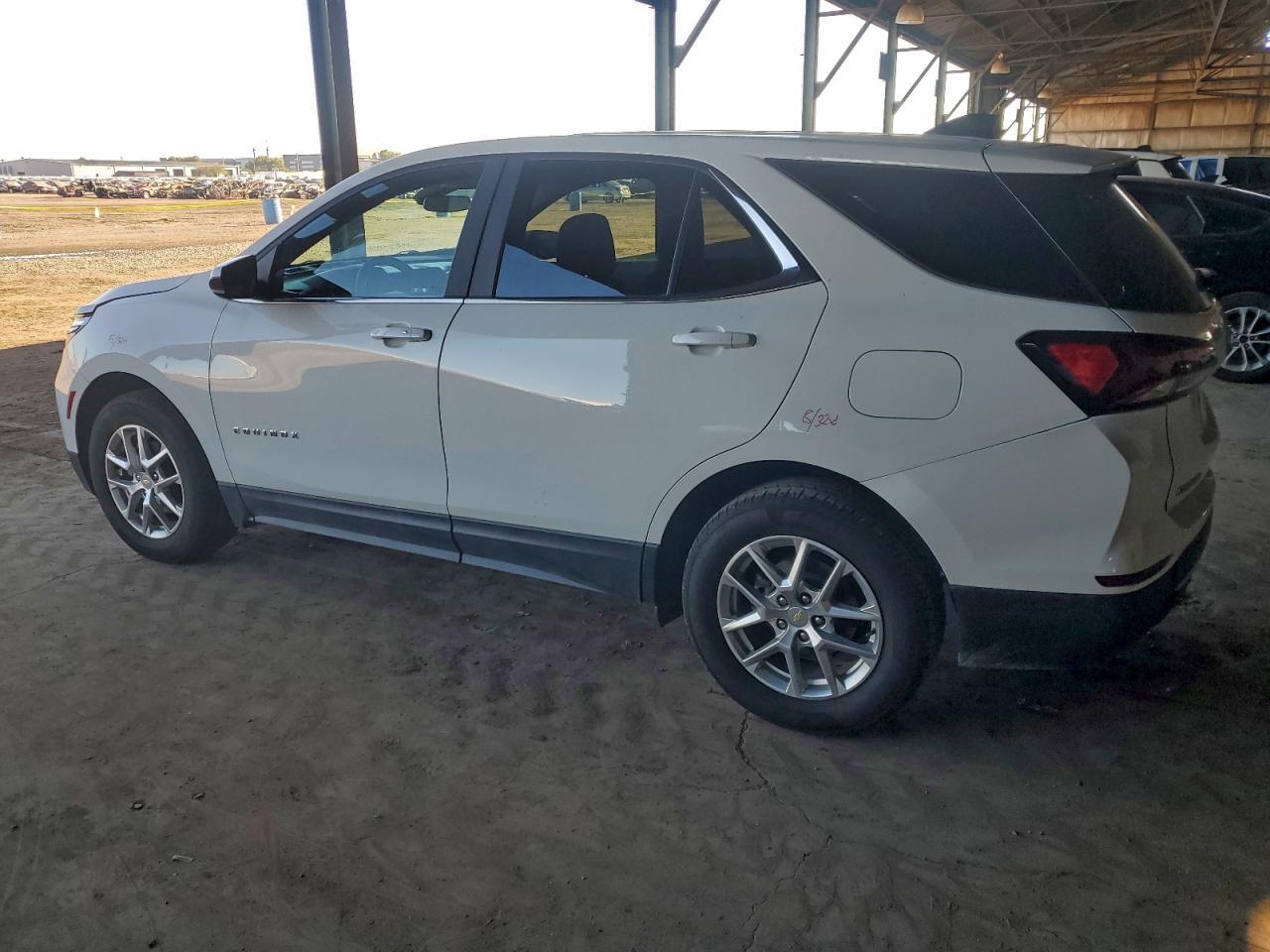 2022 Chevrolet Equinox Lt - Фото 2