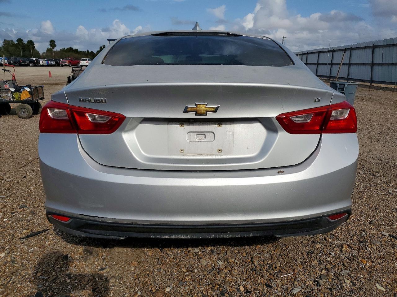 2017 Chevrolet Malibu Lt - Image 6