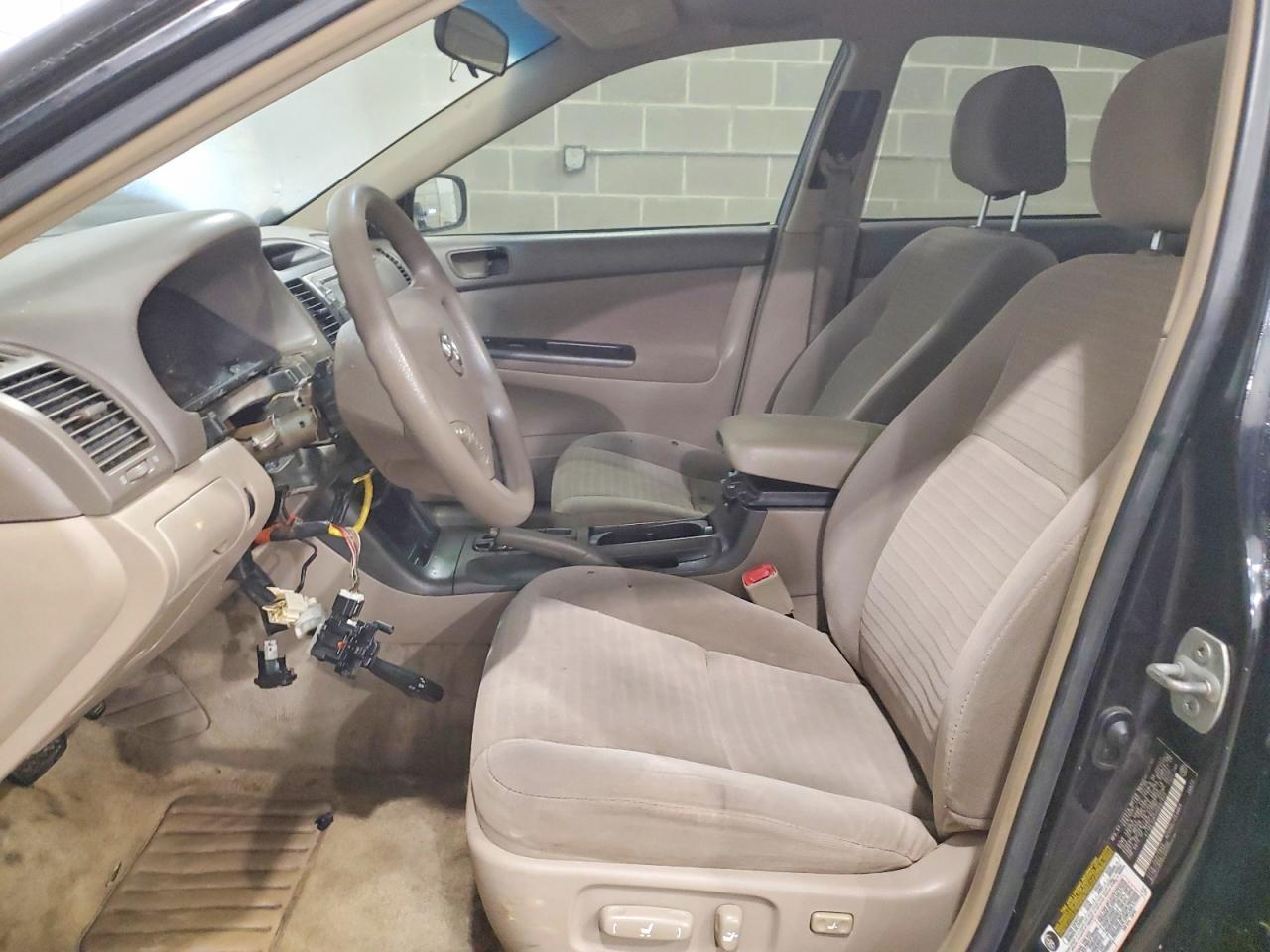 2005 Toyota Camry Le - Image 7