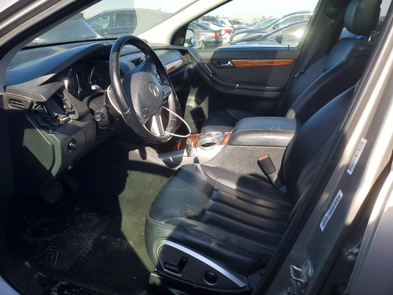 2009 Mercedes-Benz R 350 4Matic - Image 7