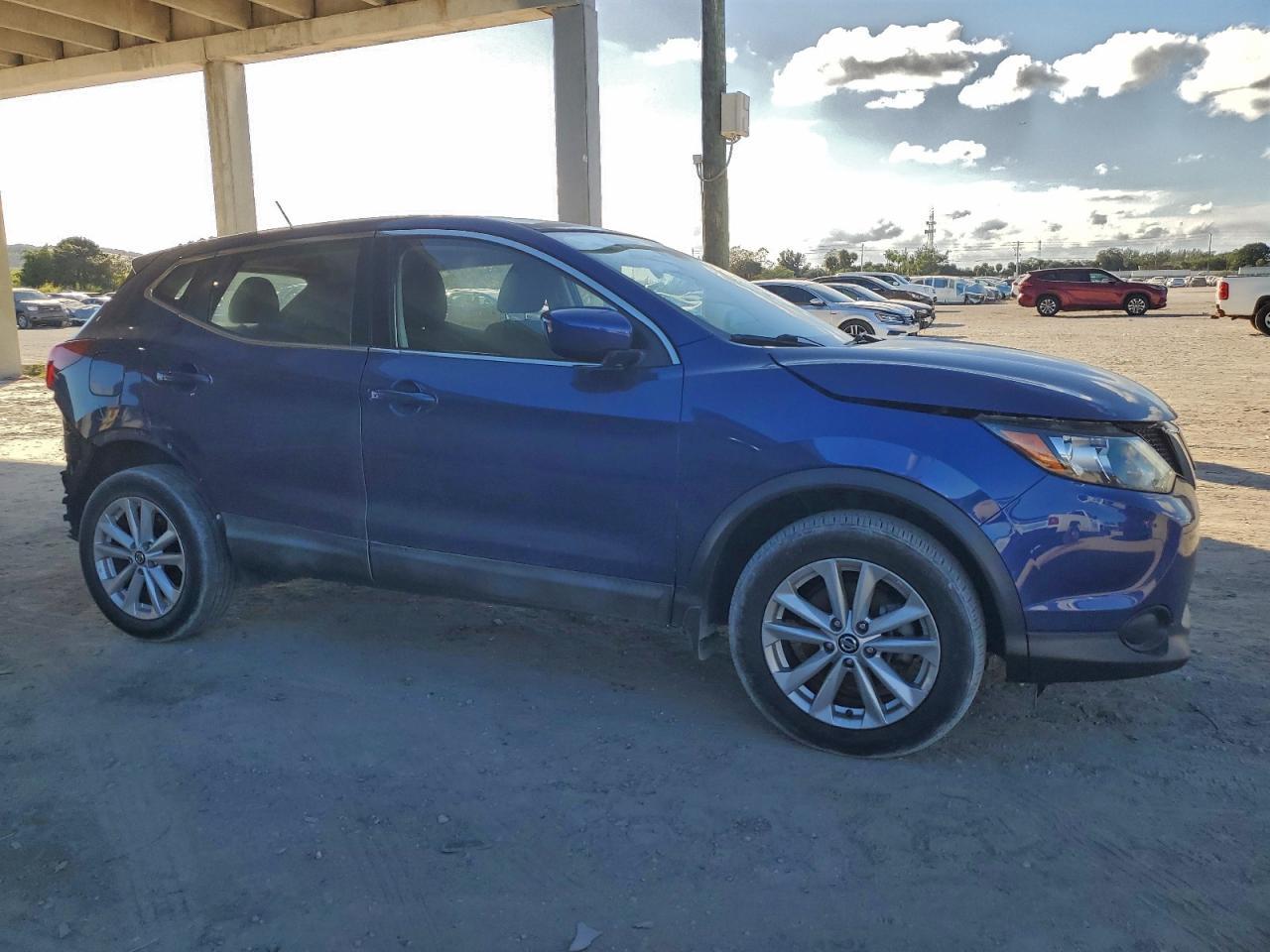 2019 Nissan Rogue Sport S - Image 4