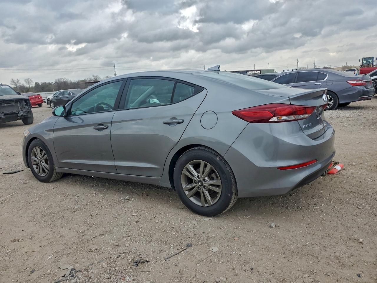2018 Hyundai Elantra Sel - Image 2