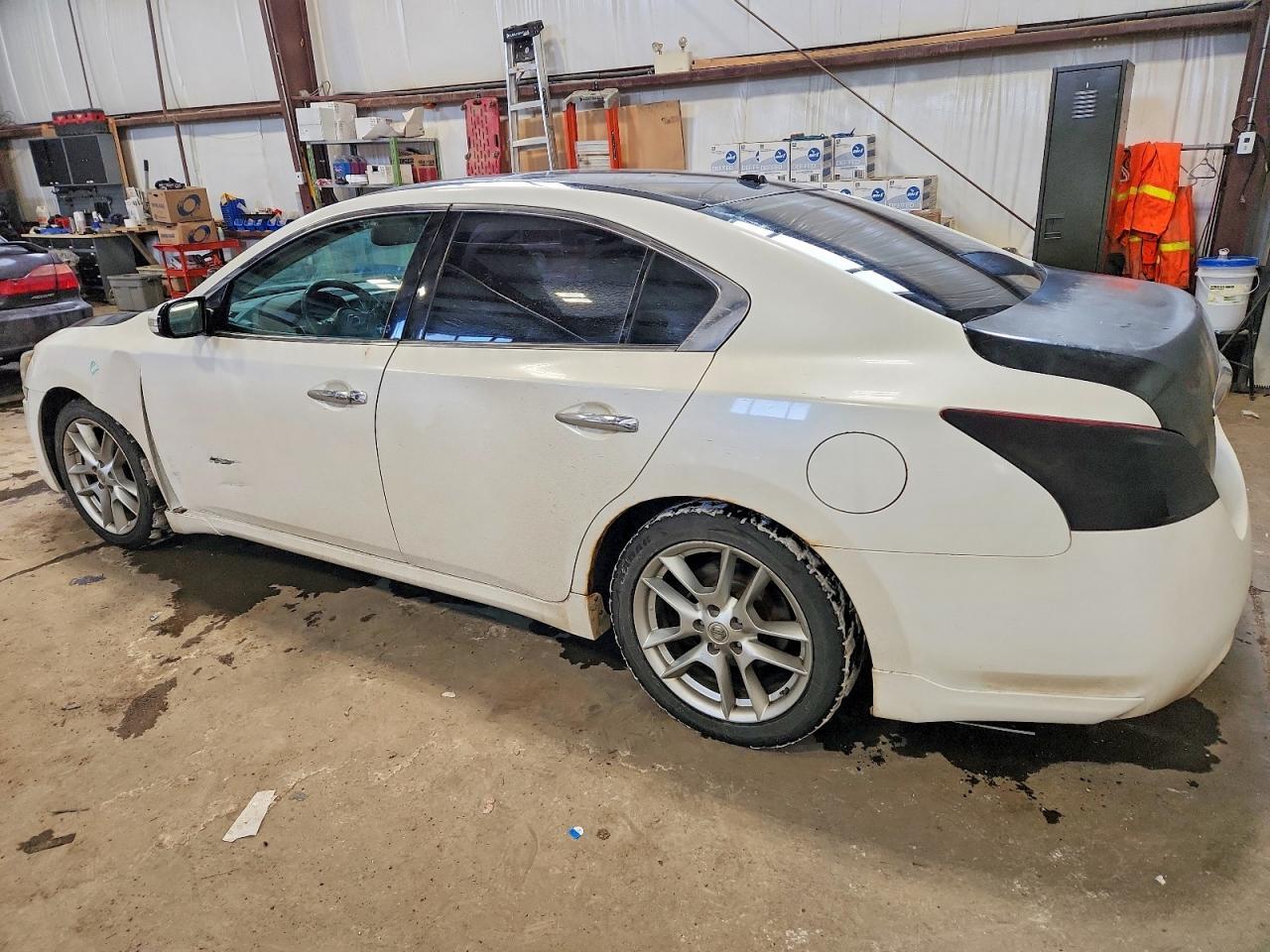 2010 Nissan Maxima S - Фото 2