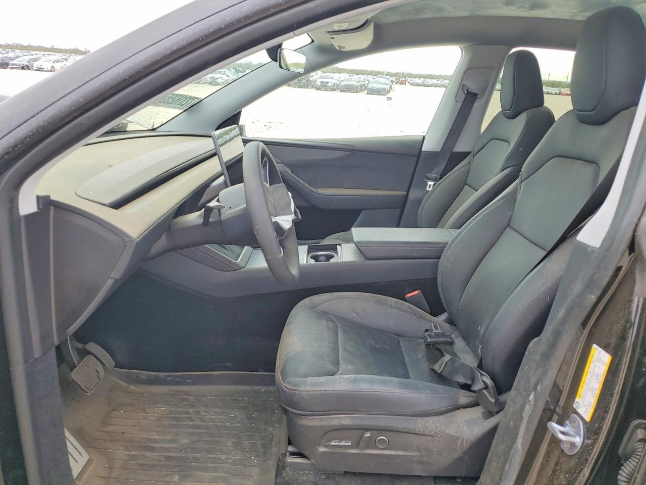 2026 Tesla Model Y - Фото 7