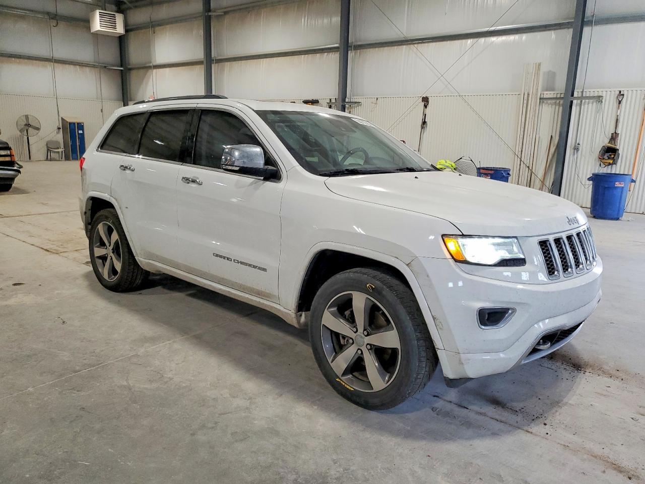 2015 Jeep Grand Cherokee Overland - Image 4