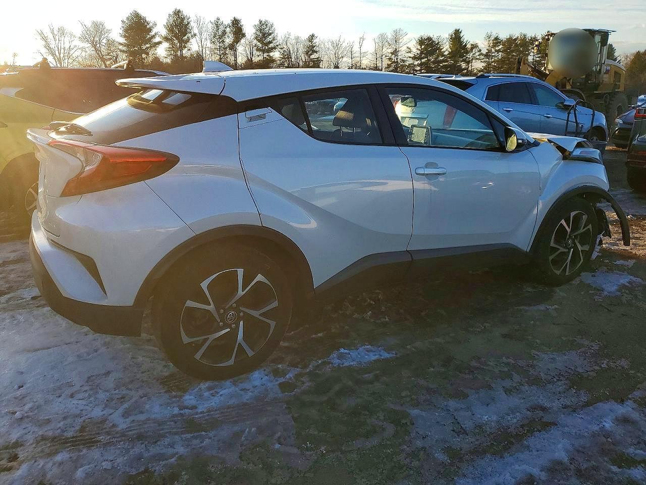 2019 Toyota C-Hr Xle - Image 3