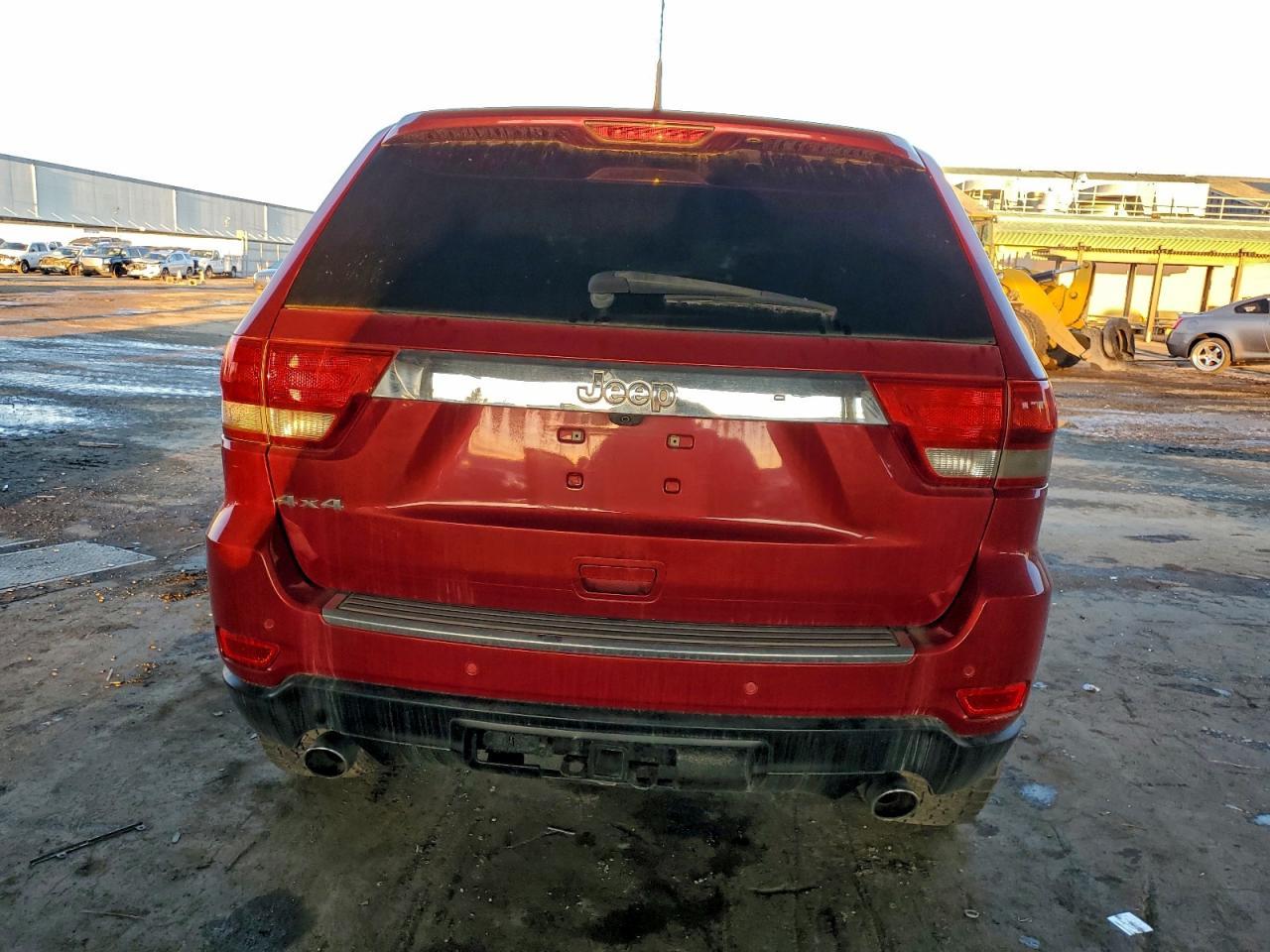 2011 Jeep Grand Cherokee Overland - Image 6