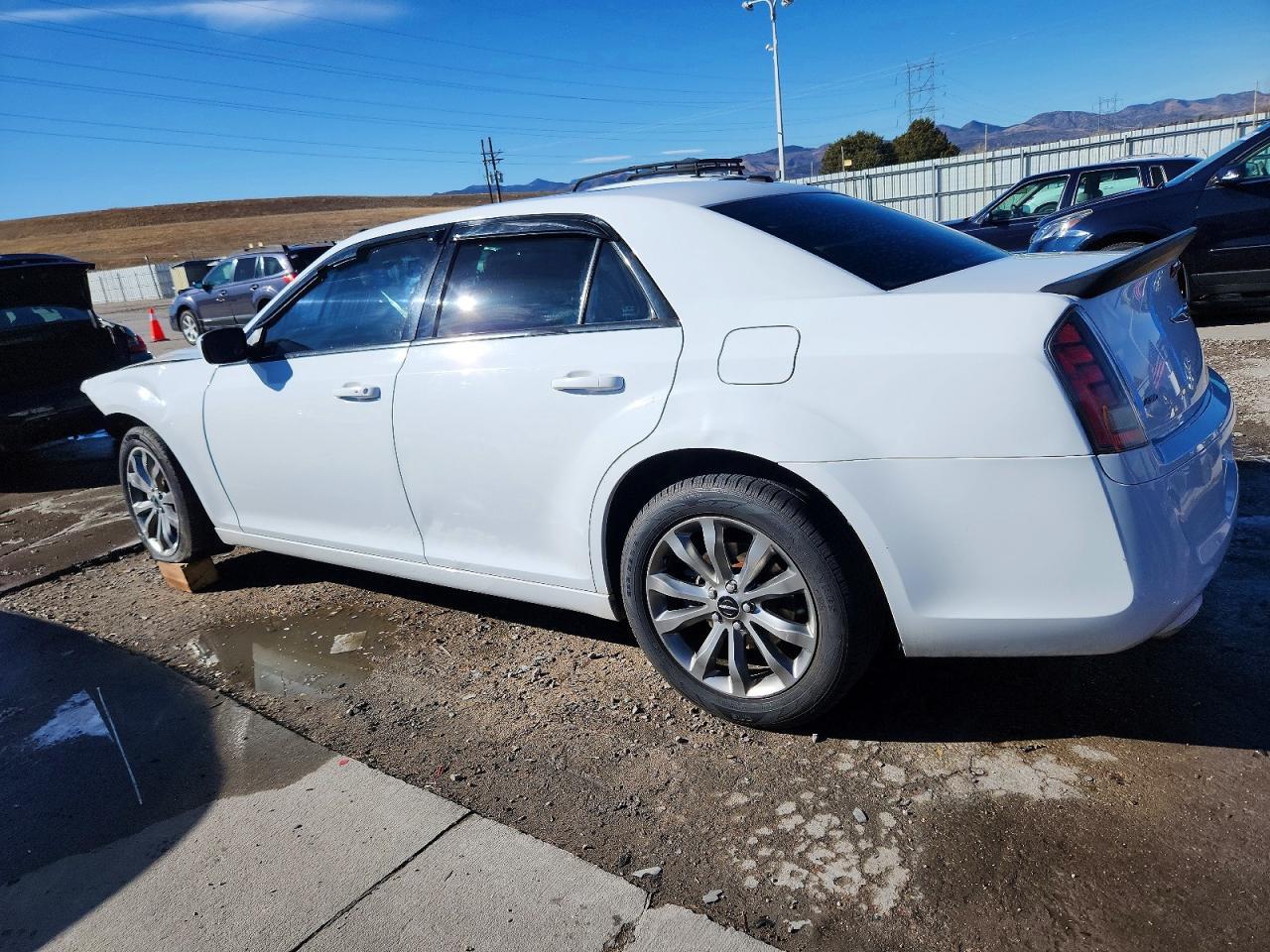 2014 Chrysler 300 S - Фото 2