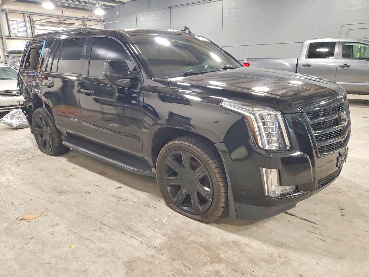 2016 Cadillac Escalade Luxury - Image 4
