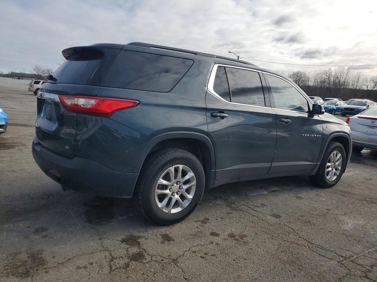 2019 Chevrolet Traverse Lt - Image 3