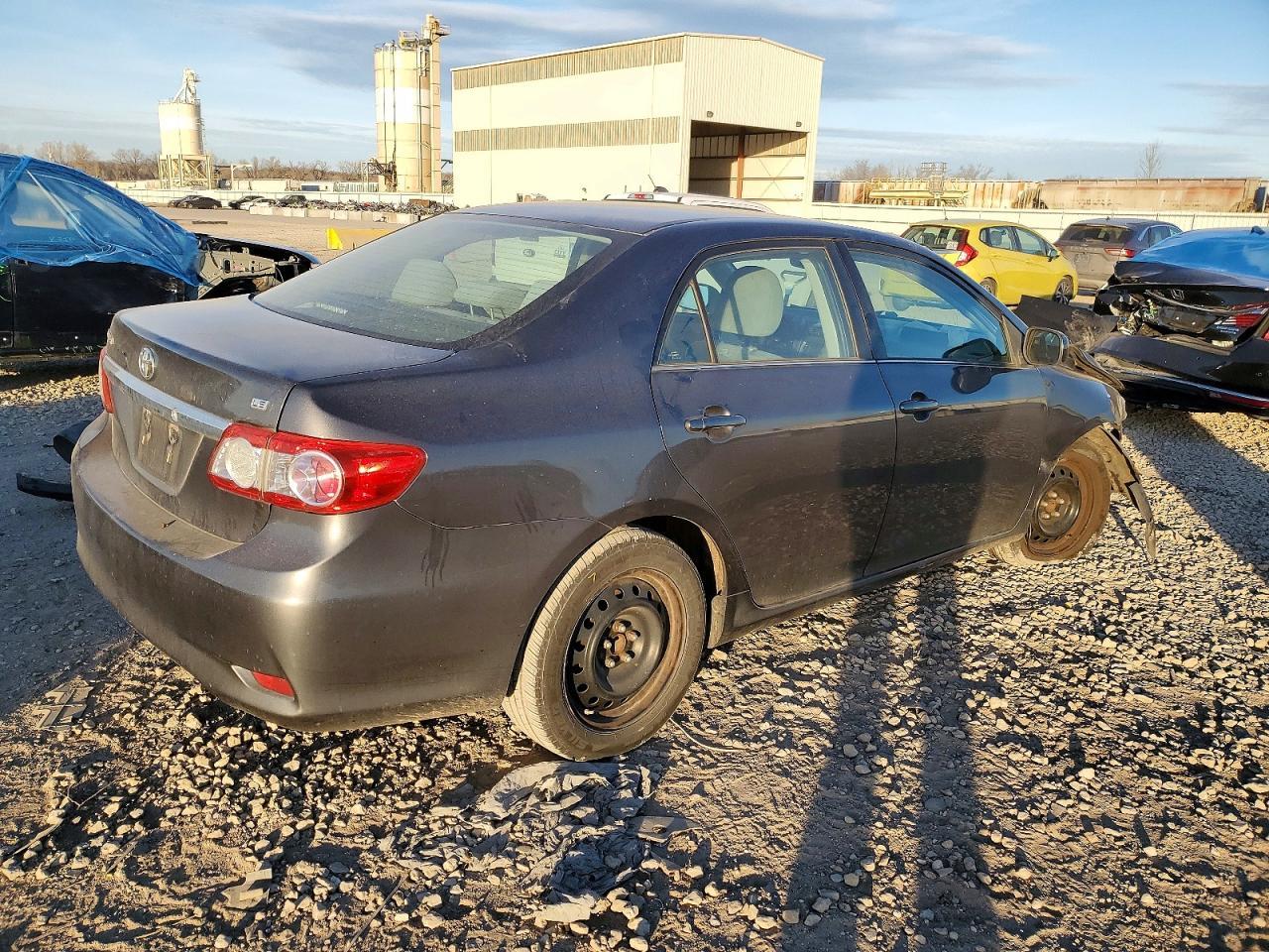 2013 Toyota Corolla Le - Фото 3