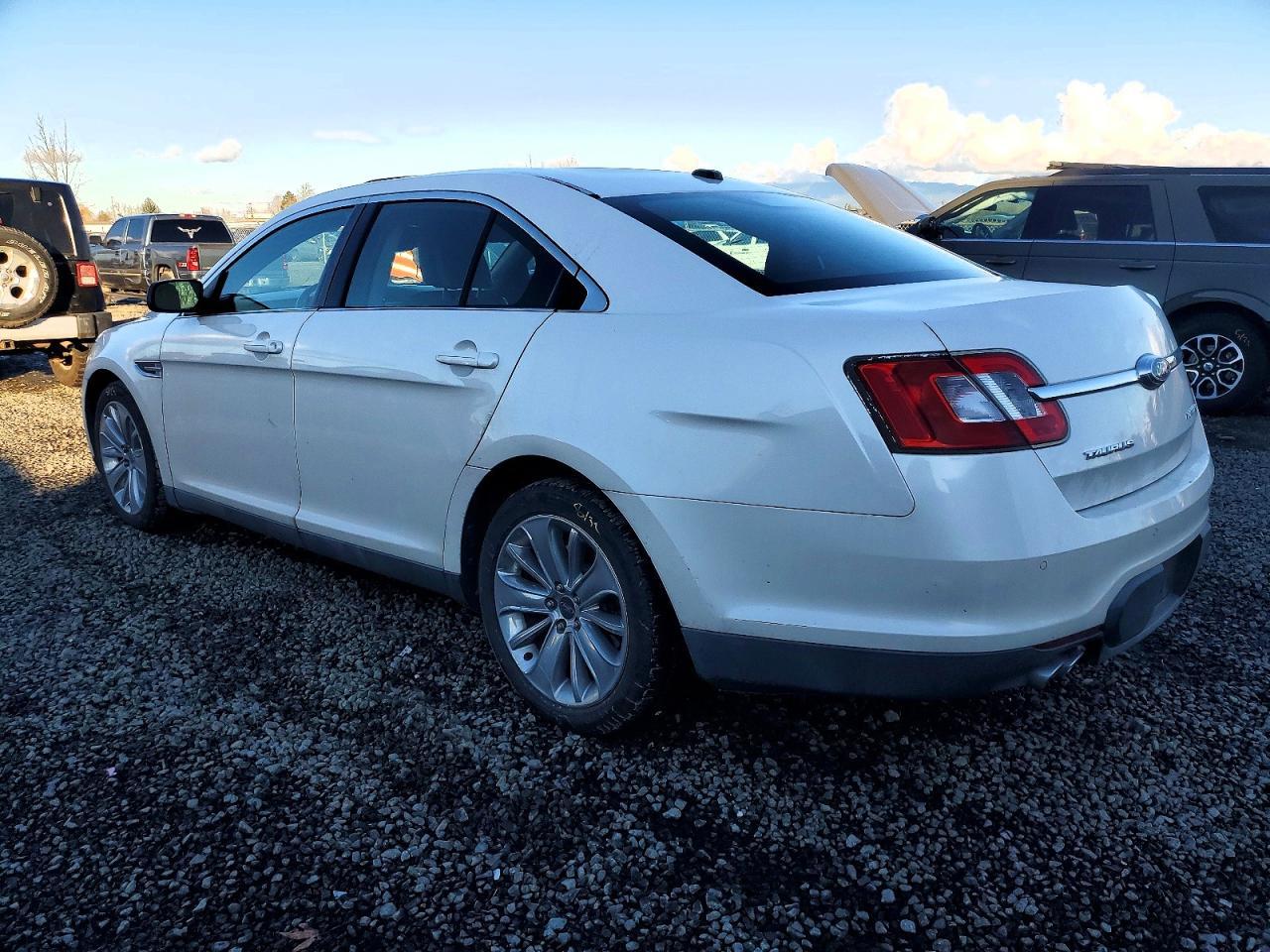 2011 Ford Taurus Limited - Фото 2