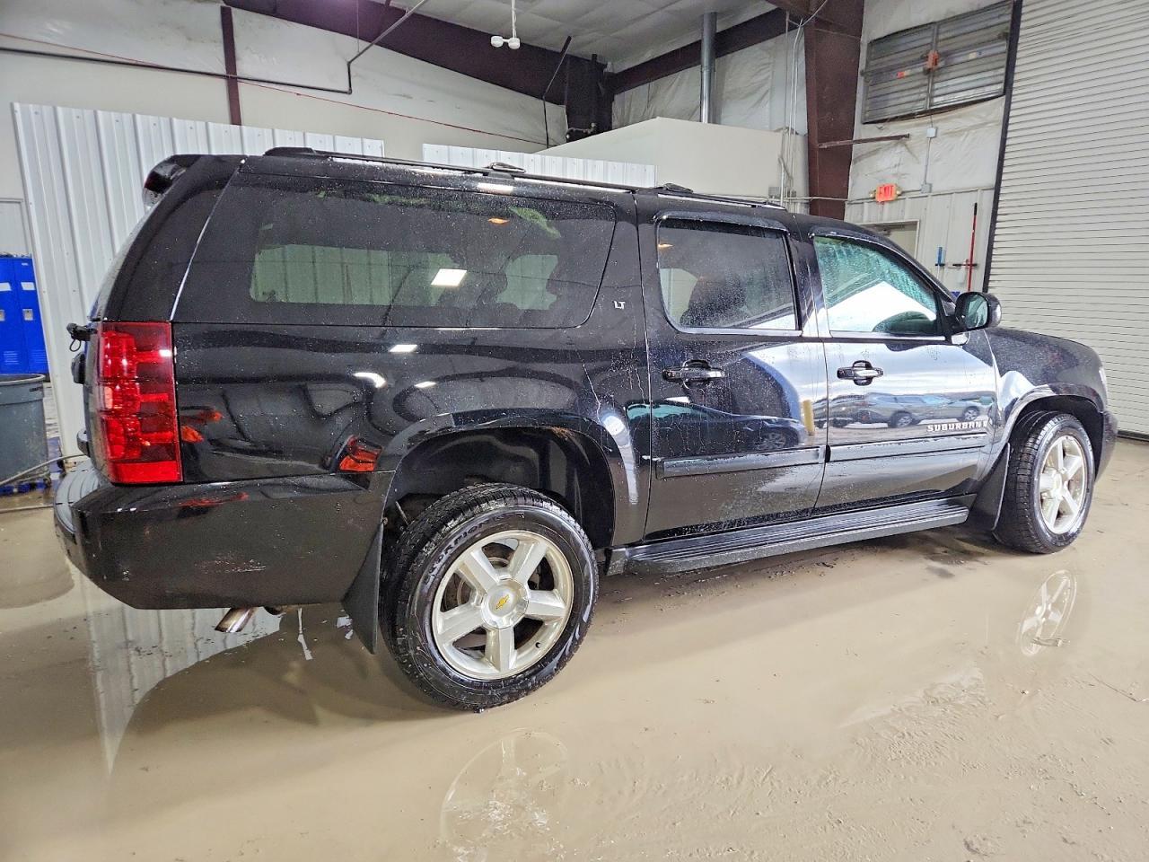 2007 Chev Suburban - Фото 3