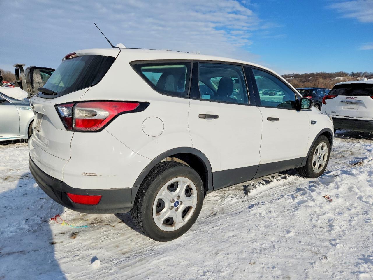 2018 Ford Escape S - Фото 3