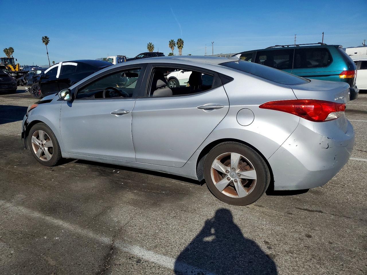 2013 Hyundai Elantra Gls - Image 2