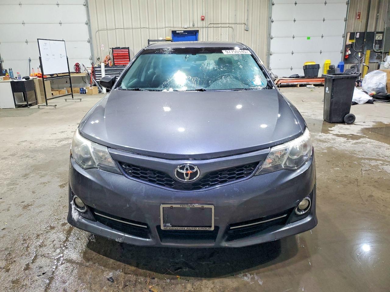 2014 Toyota Camry Se - Image 5