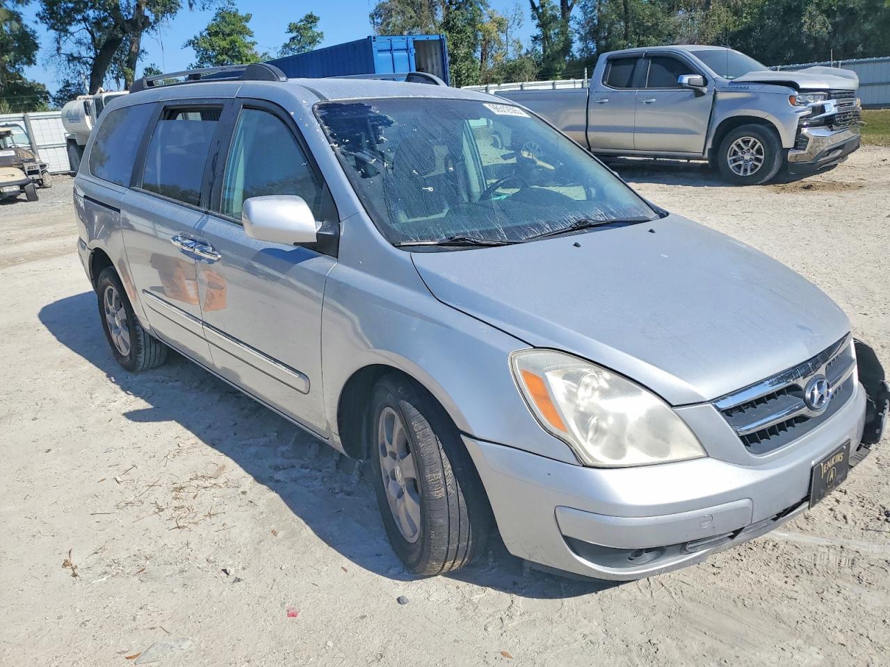 2007 Hyundai Entourage Gls - Image 4