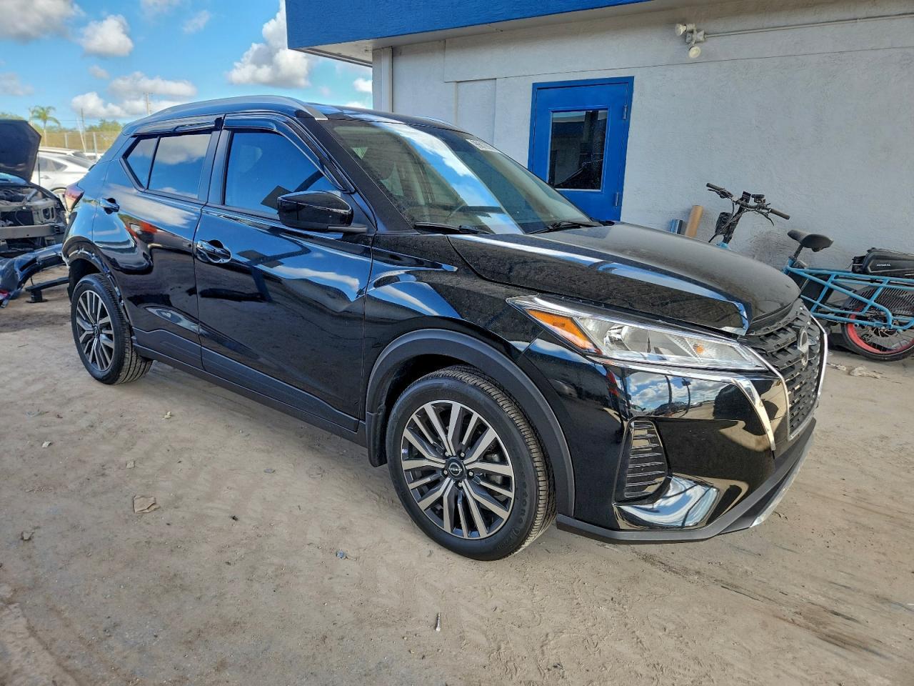 2023 Nissan Kicks Sv - Image 4