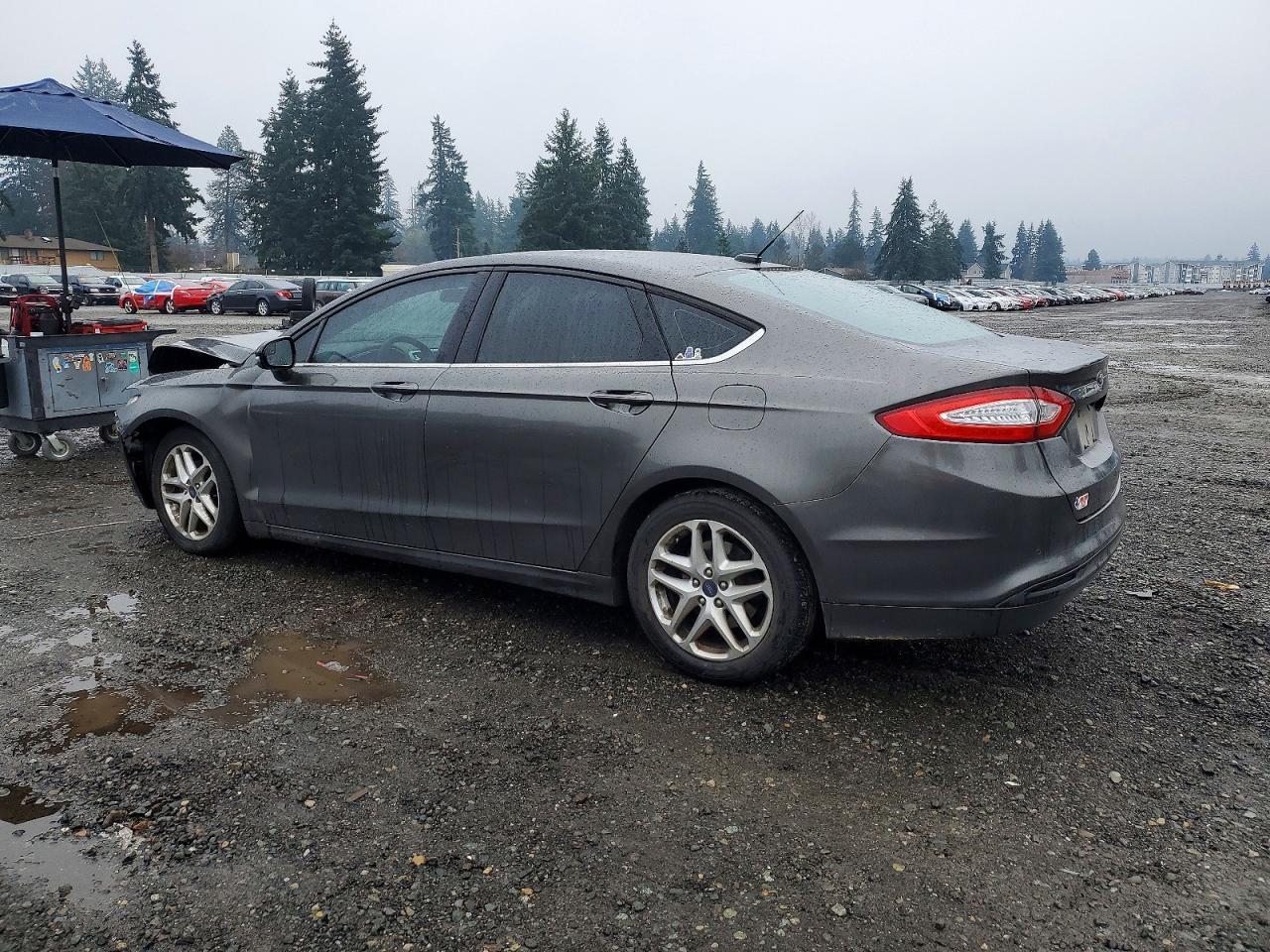 2016 Ford Fusion Se - Image 2