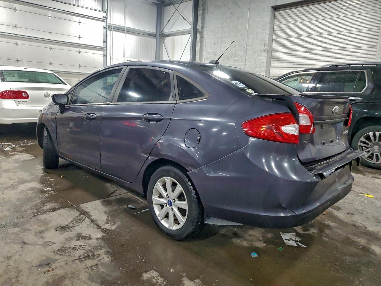 2012 Ford Fiesta Se - Image 2