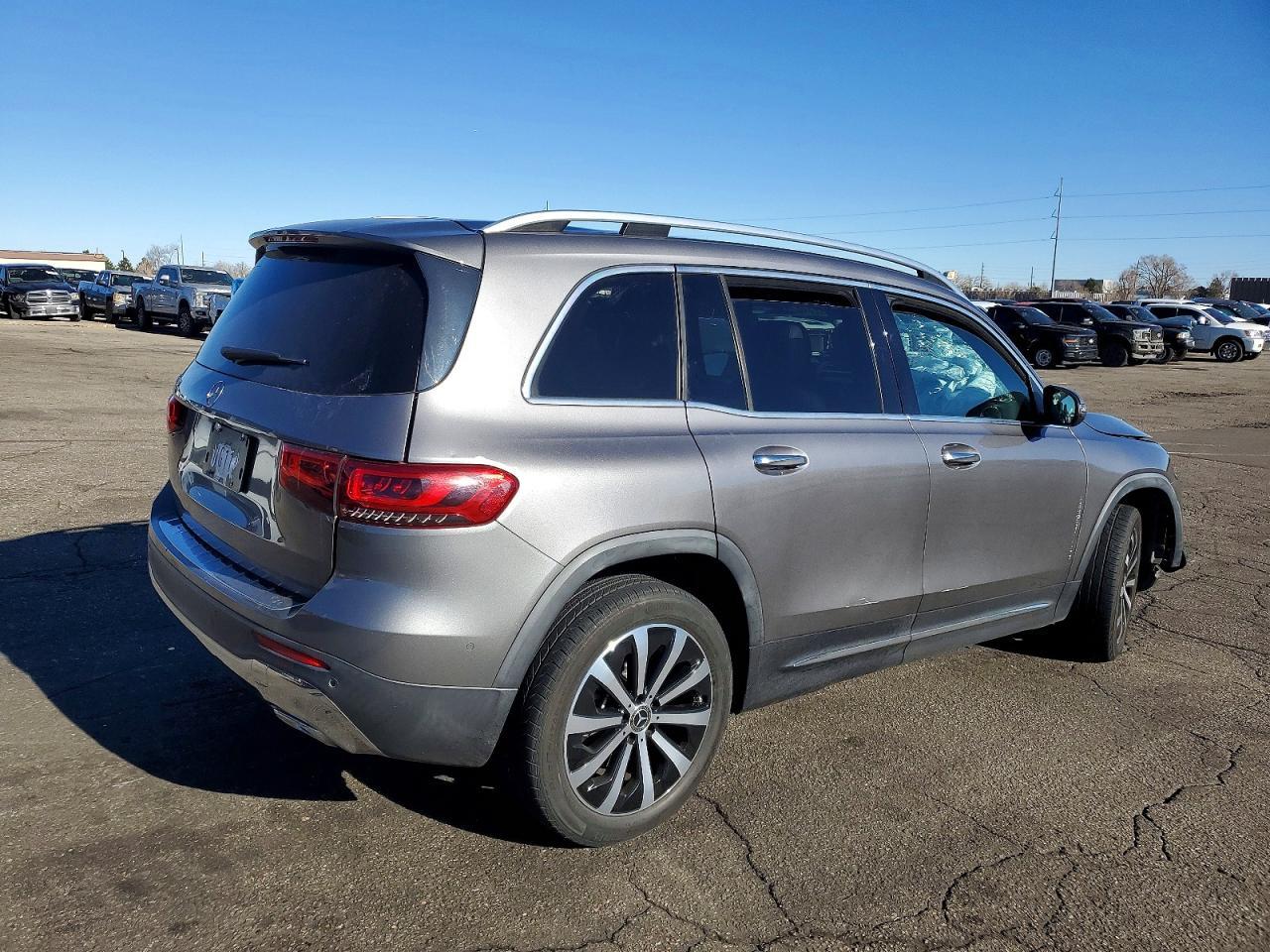 2022 Mercedes-Benz Glb 250 - Image 3