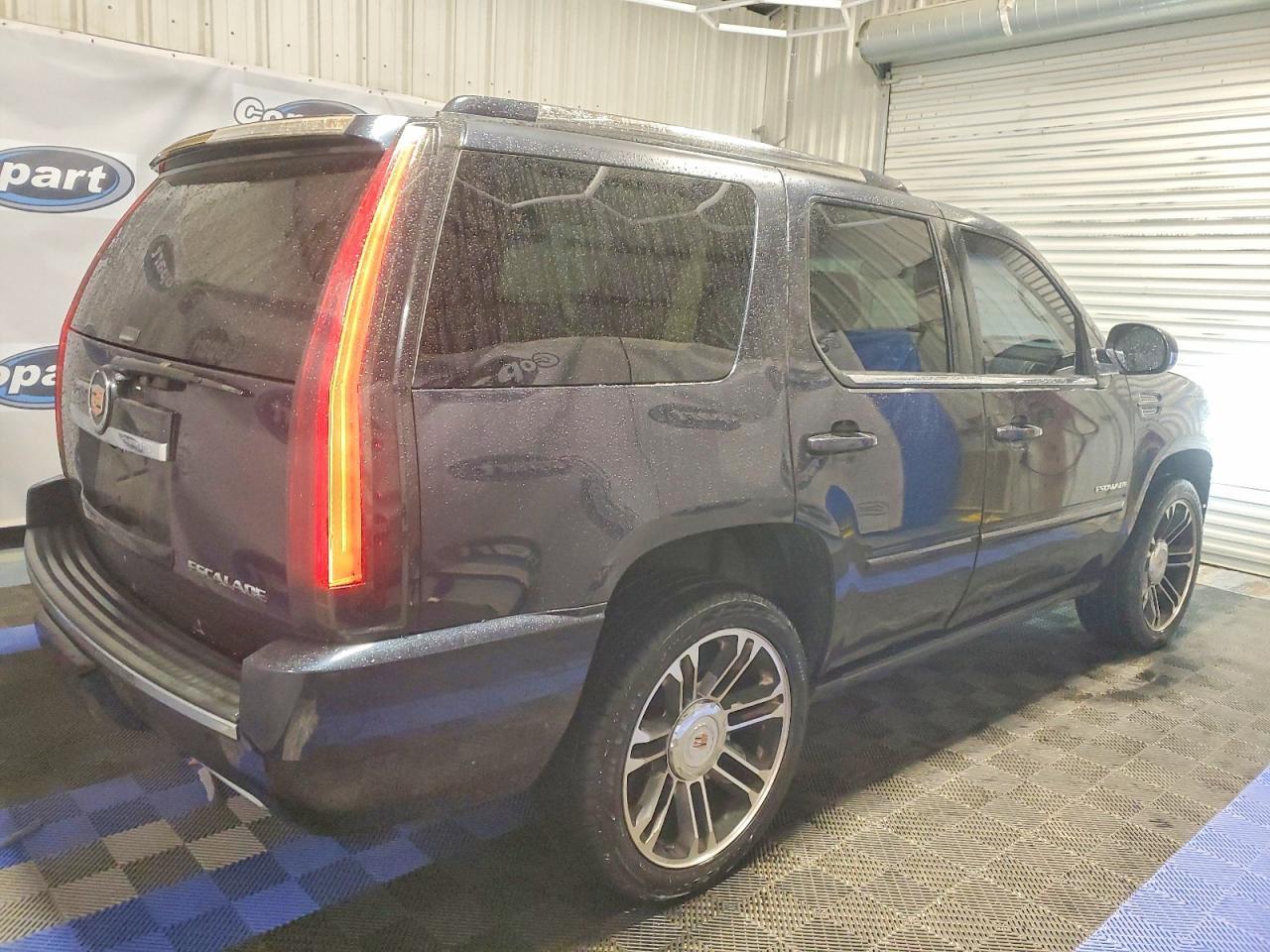 2013 Cadillac Escalade Premium - Фото 3