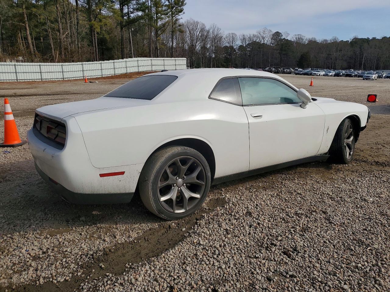 2016 Dodge Challenger Sxt - Image 3