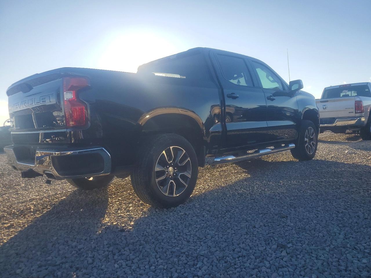 2020 Chevrolet Silverado K1500 Lt - Фото 3