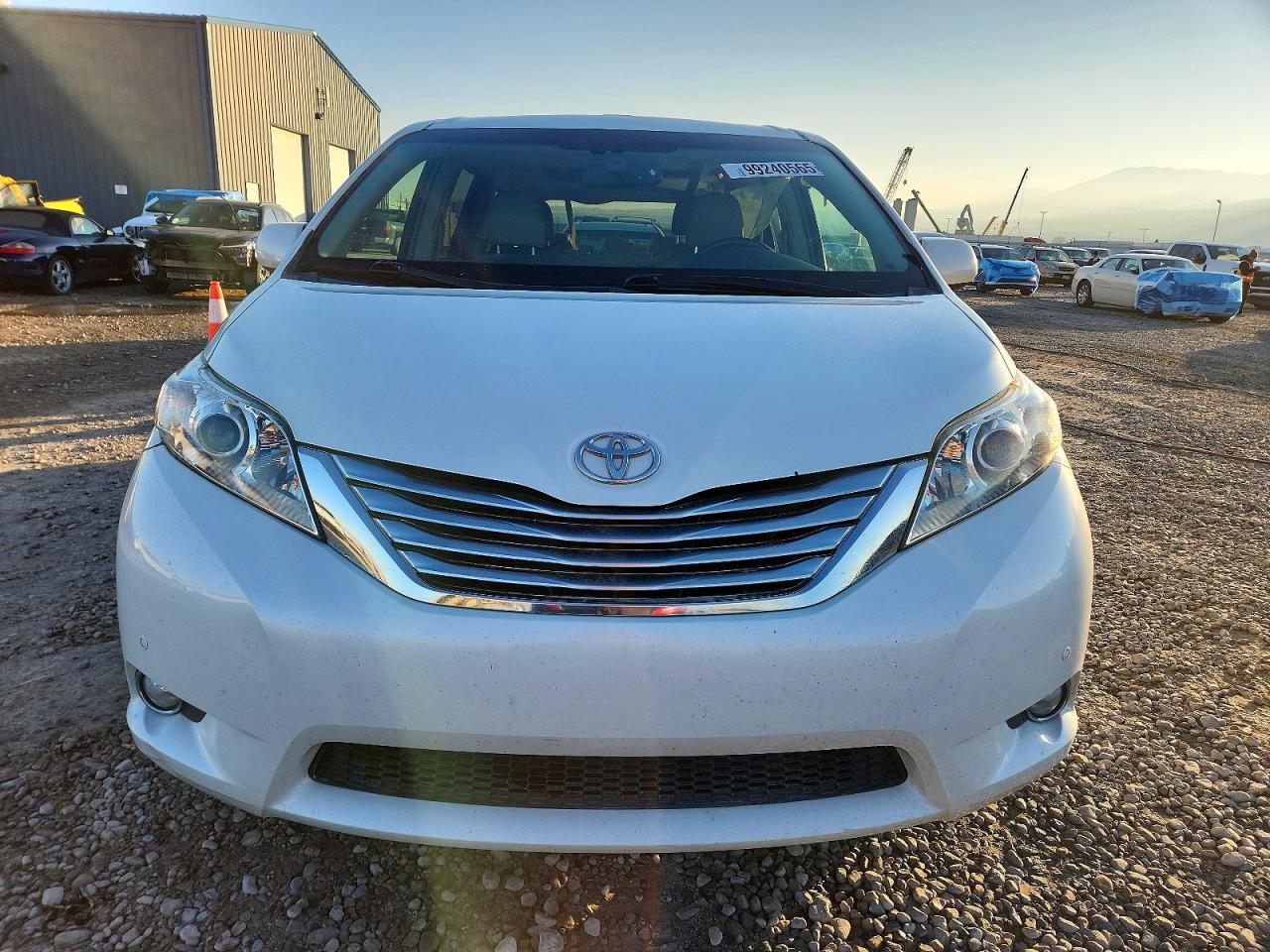 2011 Toyota Sienna Limited 7-Passenger - Image 5