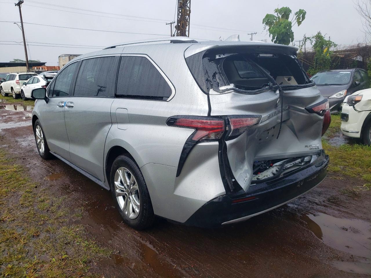 2023 Toyota Sienna Limited - Фото 2