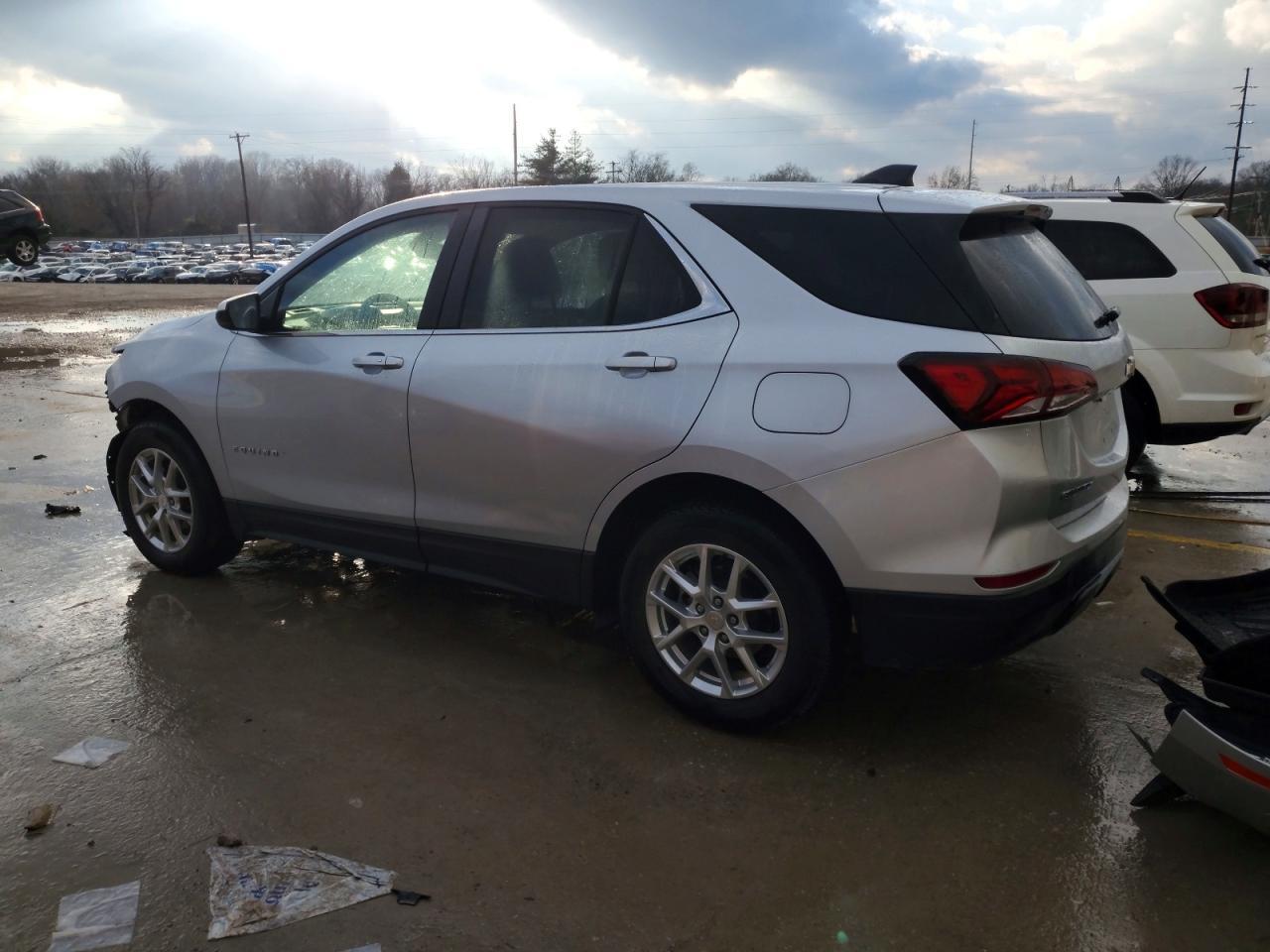 2022 Chevrolet Equinox Lt - Image 2